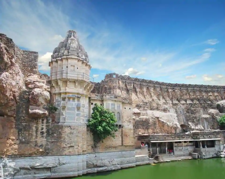 Chittor Fort - Gigantic Grandeur of India. Spark Destinations, Travel packages, rajasthan tours, rajasthan packages,
