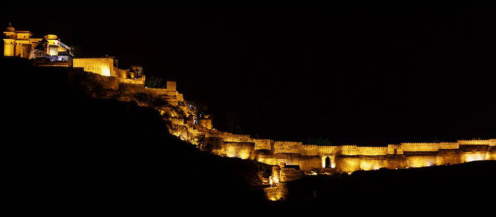 kumbhalgarh fort, kumbhalgarh fort light and sound show, spark destinations vacation packages, rajasthan best affordable vacation packages, kumbhalgarh fort the stand tall fort in the rajasthan
